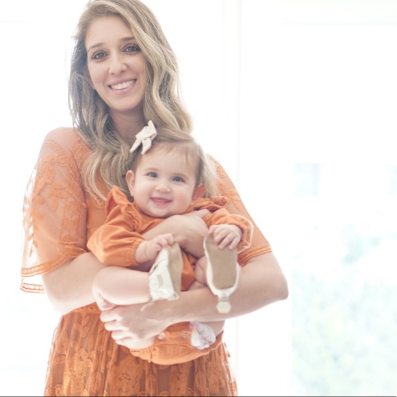 Meet Your Posher , Chrissy ! - Picture 2 of 2